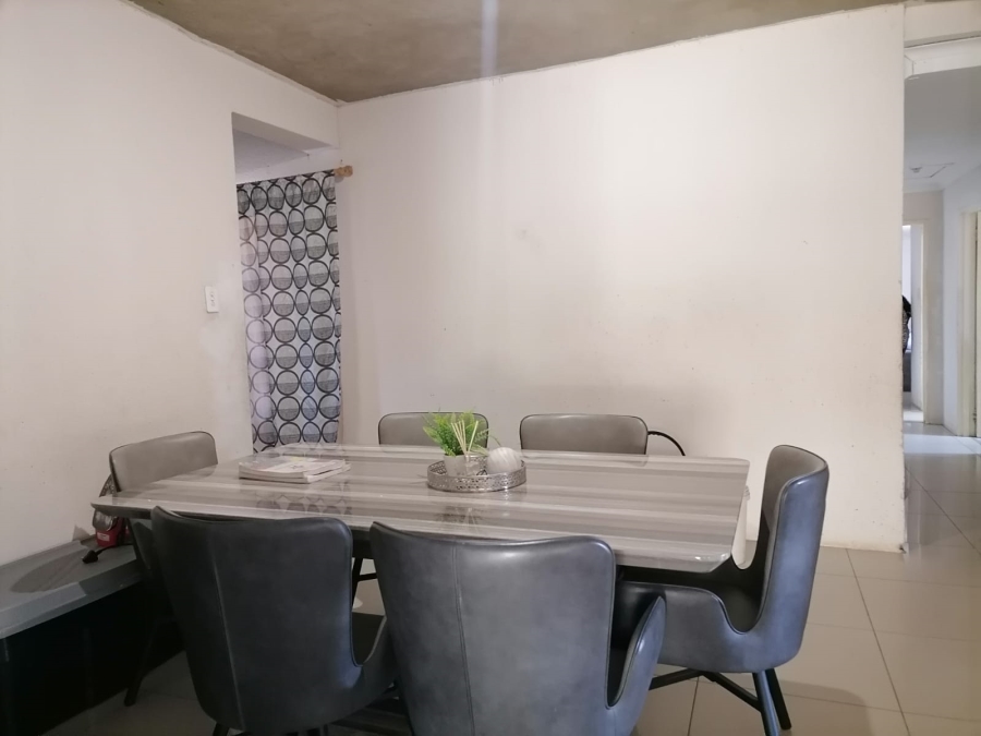 5 Bedroom Property for Sale in Tlhabane West North West